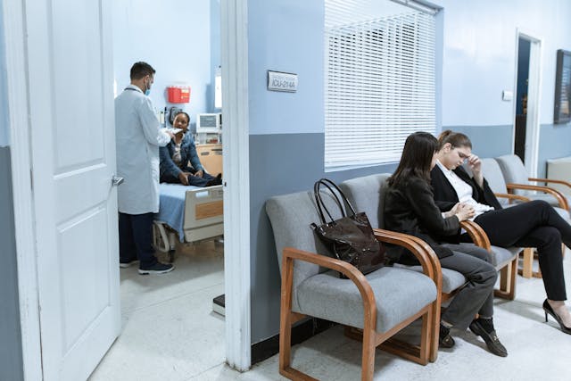 the inside of a waiting room in a clinic